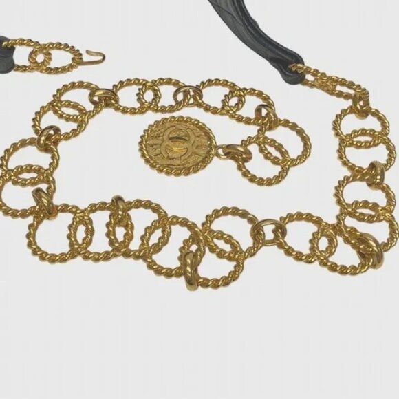 Authentic RARE CHANEL 1991 runway black chain medallion bum bag waist bag - Picture 9 of 13